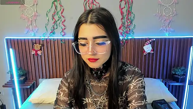 valentina asmodea online show from 12/19/24, 03:01