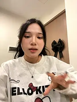 MinHee18 online show from 11/26/24, 11:02