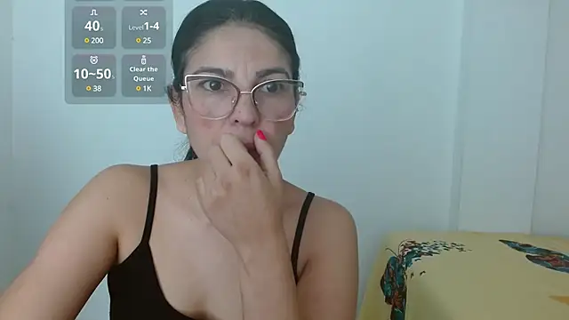 anybellucci43 online show from 12/16/24, 12:44