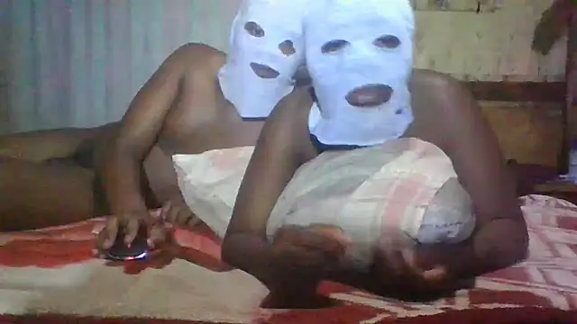 African Masked Couple online show from 12/04/24, 08:33