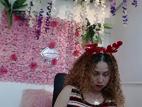 BLONDE SEXYHOT online show from 12/18/24, 08:32