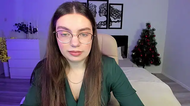 DaniellaLovely online show from 12/17/24, 11:18