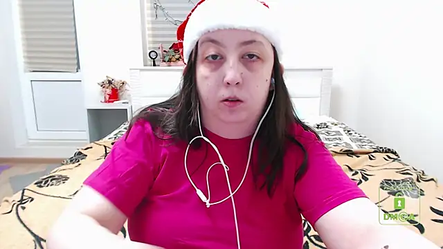 cute and hot online show from 12/23/24, 12:53