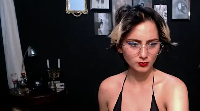 anastasiafiore18 online show from 12/24/24, 10:37