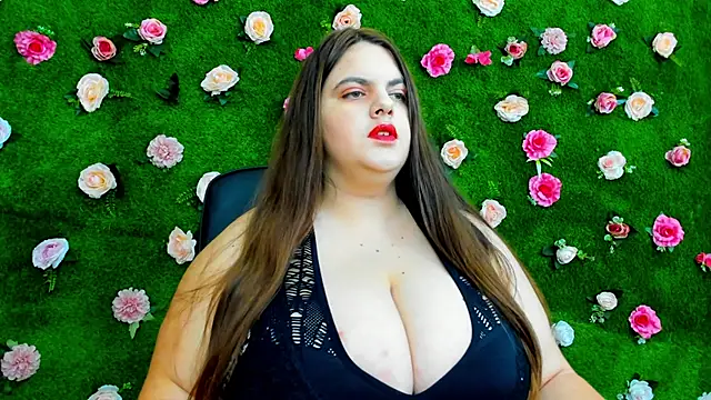 Huge Titties  online show from 12/18/24, 05:10