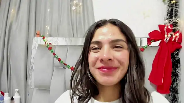 dafne queenn online show from 12/12/24, 12:45