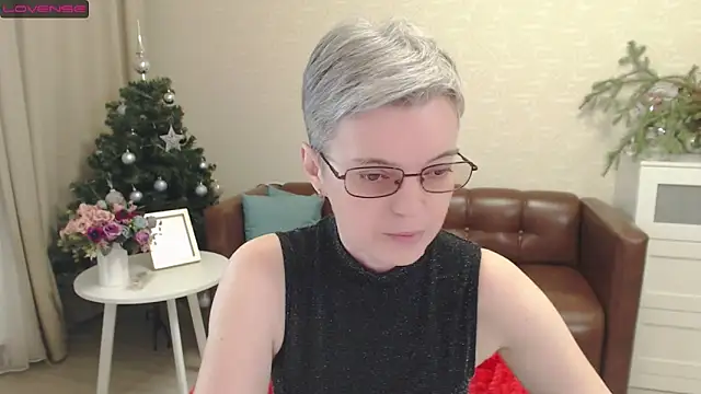 Cutie Erikaa1 online show from 12/13/24, 02:25