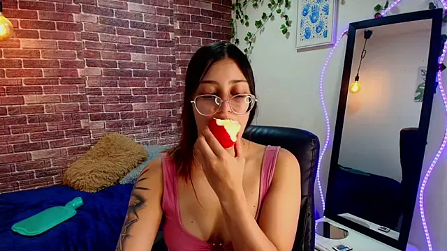 Yessica T online show from 11/17/24, 03:06