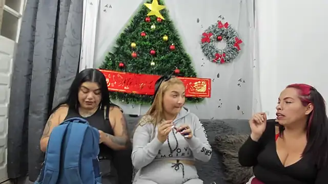 lesbiansmilf online show from 12/21/24, 05:17