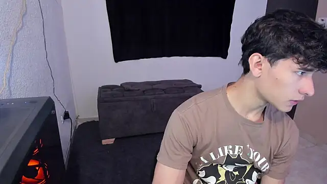 Snapshot of J U P I T E R chatting on 12/10/24, 12:12 J u p i t e r online show from 12/10/24, 12:12