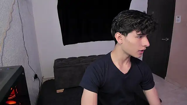 Snapshot of J U P I T E R chatting on 12/11/24, 12:18 J u p i t e r online show from 12/11/24, 12:18