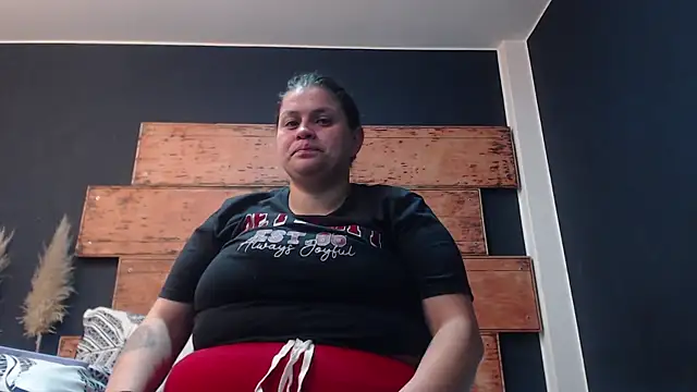 CurvyQueenKH online show from 12/11/24, 01:01