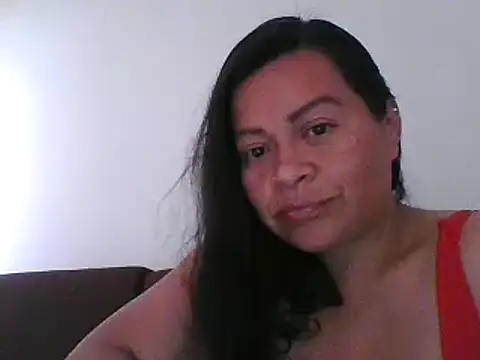 adri009 online show from 12/17/24, 04:44