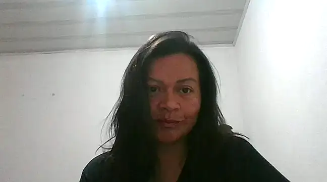 adri009 online show from 11/30/24, 03:42