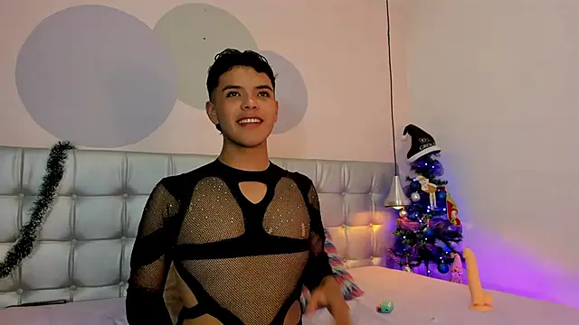 Axel brunette1 online show from 12/18/24, 07:27