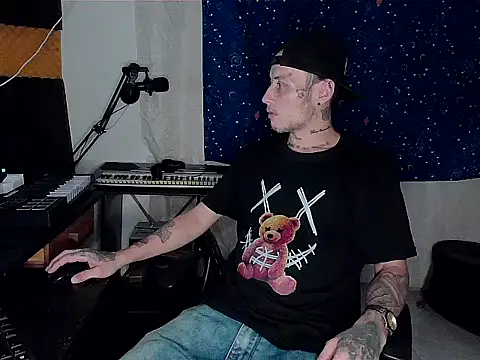 patrik tattoo  online show from 11/25/24, 04:59