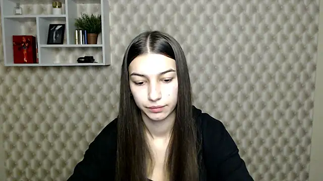 KarolinaRosse  online show from 12/27/24, 07:44