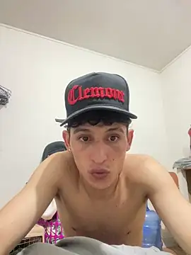 LatinBoysxxx online show from 11/30/24, 02:16