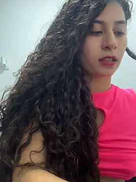 bella ponce1 online show from 12/14/24, 03:46