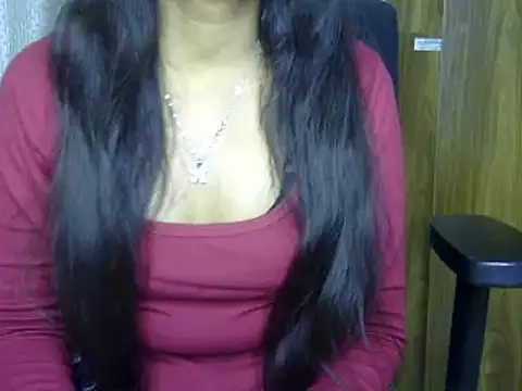 Qunee lela online show from 12/22/24, 03:38