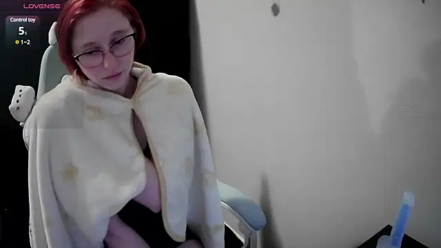 LilyFoxxx online show from 12/28/24, 05:30