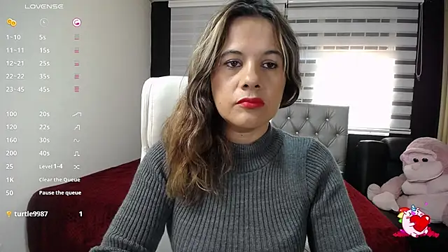 dulceferrer   online show from 12/27/24, 05:22