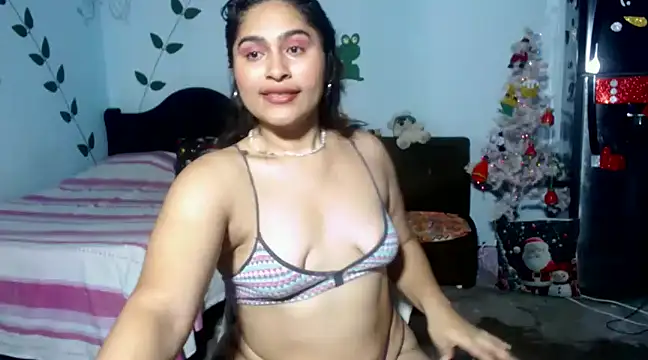 sweet latingirl  online show from 12/13/24, 10:55