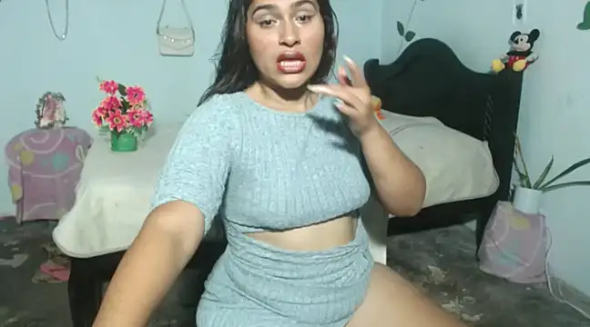 sweet latingirl  online show from 01/07/25, 11:36