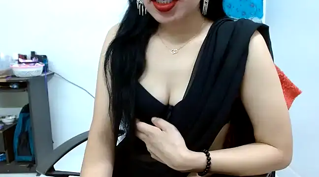 RealLavanya online show from 01/25/25, 01:53