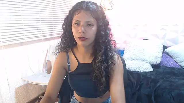 Isabela brown08 online show from 01/04/25, 08:27