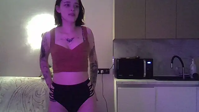 SweetKitten17 online show from 01/11/25, 04:07