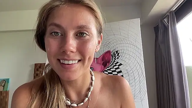 Surf Girl online show from 11/12/24, 04:35