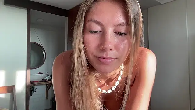 Surf Girl online show from 11/17/24, 10:46