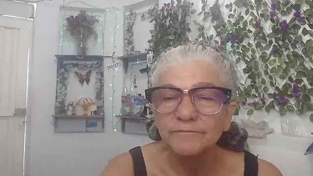 FunnyGrandma online show from 11/20/24, 04:21