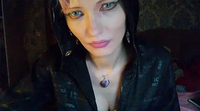 WildMissNiks online show from 12/09/24, 11:40