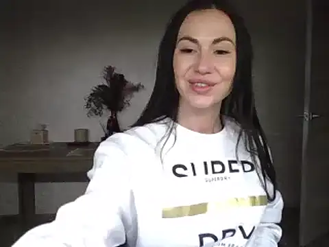 JulianaGold1 online show from 12/15/24, 03:39