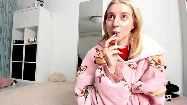 KenzieDawton online show from 12/01/24, 05:01