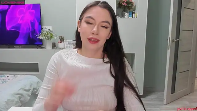 JuliaDiksonX online show from 12/08/24, 02:54