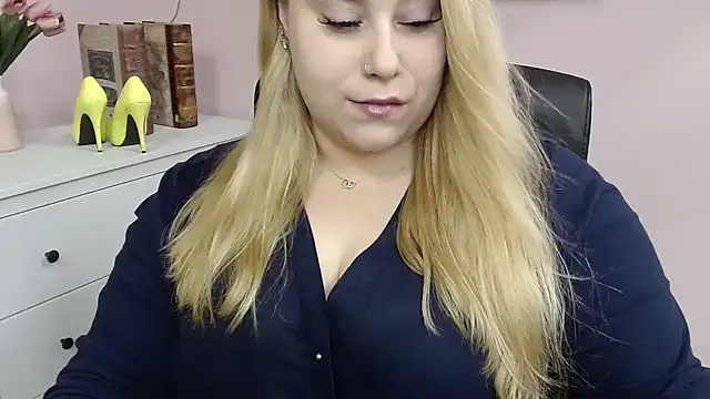 XgloryHAILEY online show from 11/25/24, 10:04