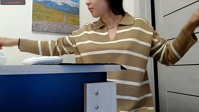 Lili asian online show from 11/13/24, 06:36