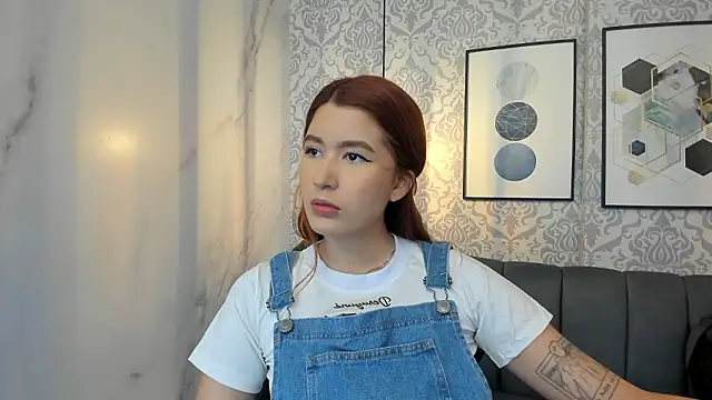 emilyycute  online show from 11/11/24, 12:12