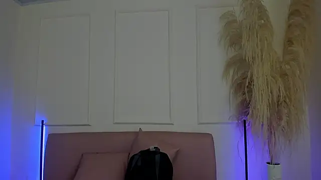 emilyycute  online show from 12/07/24, 01:22