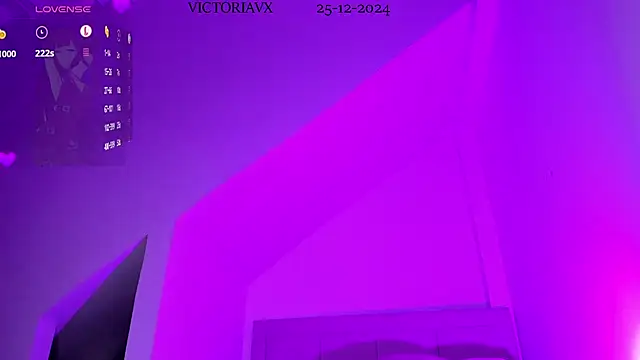 VictoriaVX online show from 12/25/24, 11:37