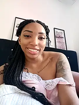 Lauraleiii online show from 12/15/24, 03:06