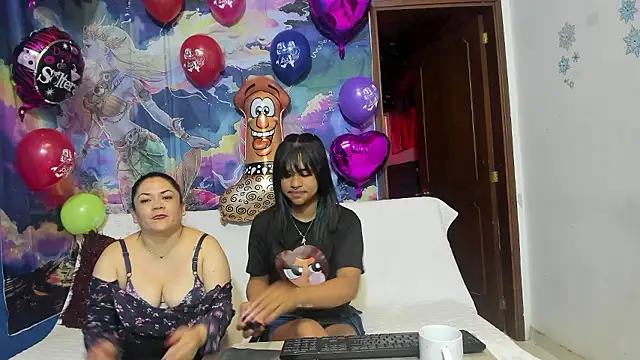 TriLesbian online show from 11/29/24, 02:50