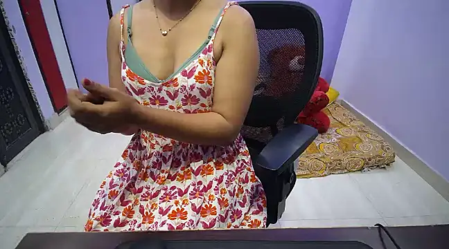 BabyNaina online show from 12/31/24, 12:34