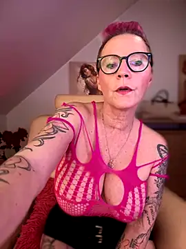 German Milf online show from 11/18/24, 01:45