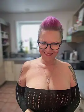 German Milf online show from 11/24/24, 02:08