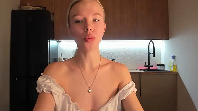 Olivia Bells online show from 11/17/24, 09:08