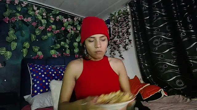 Samara Beltran online show from 12/15/24, 02:55